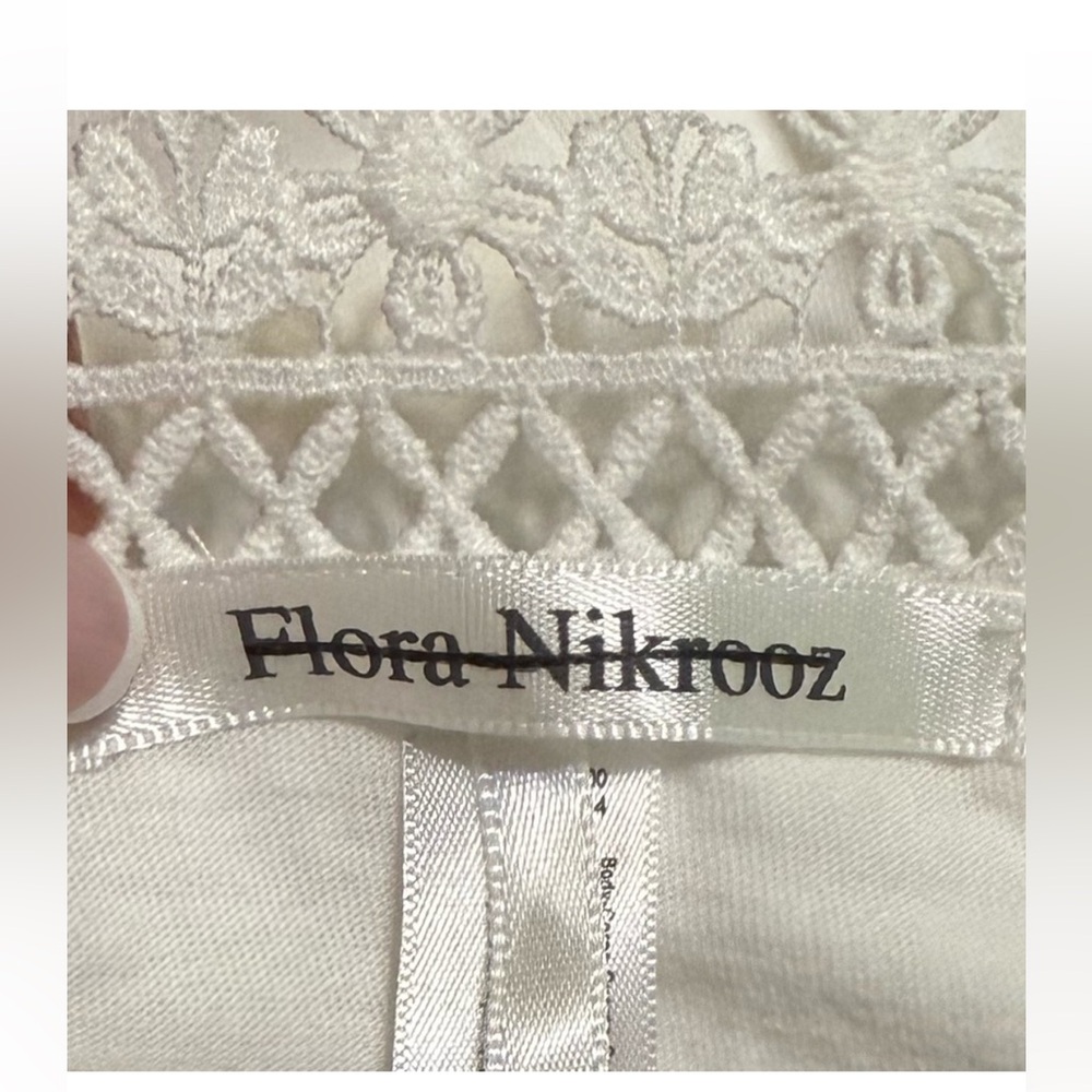 Flora Nikrooz Edie Daisy Crochet Lace Short Robe Wrap Kimono Sleeve White Size M - Picture 3 of 7
